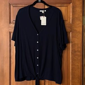 NWT. Green Envelope plus size top.